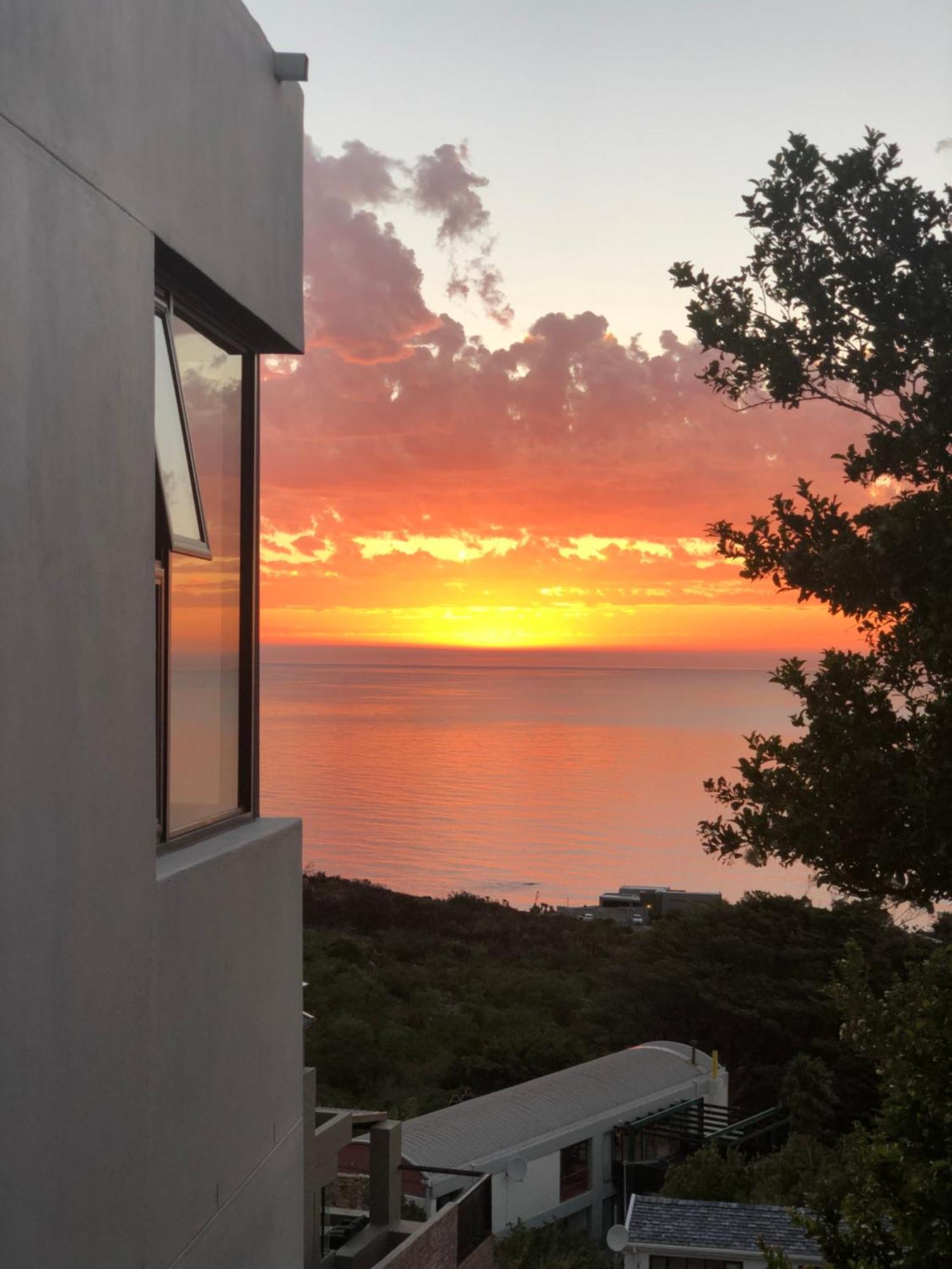 Camps Bay Blue Self-Catering Studios Ciudad del Cabo Exterior foto