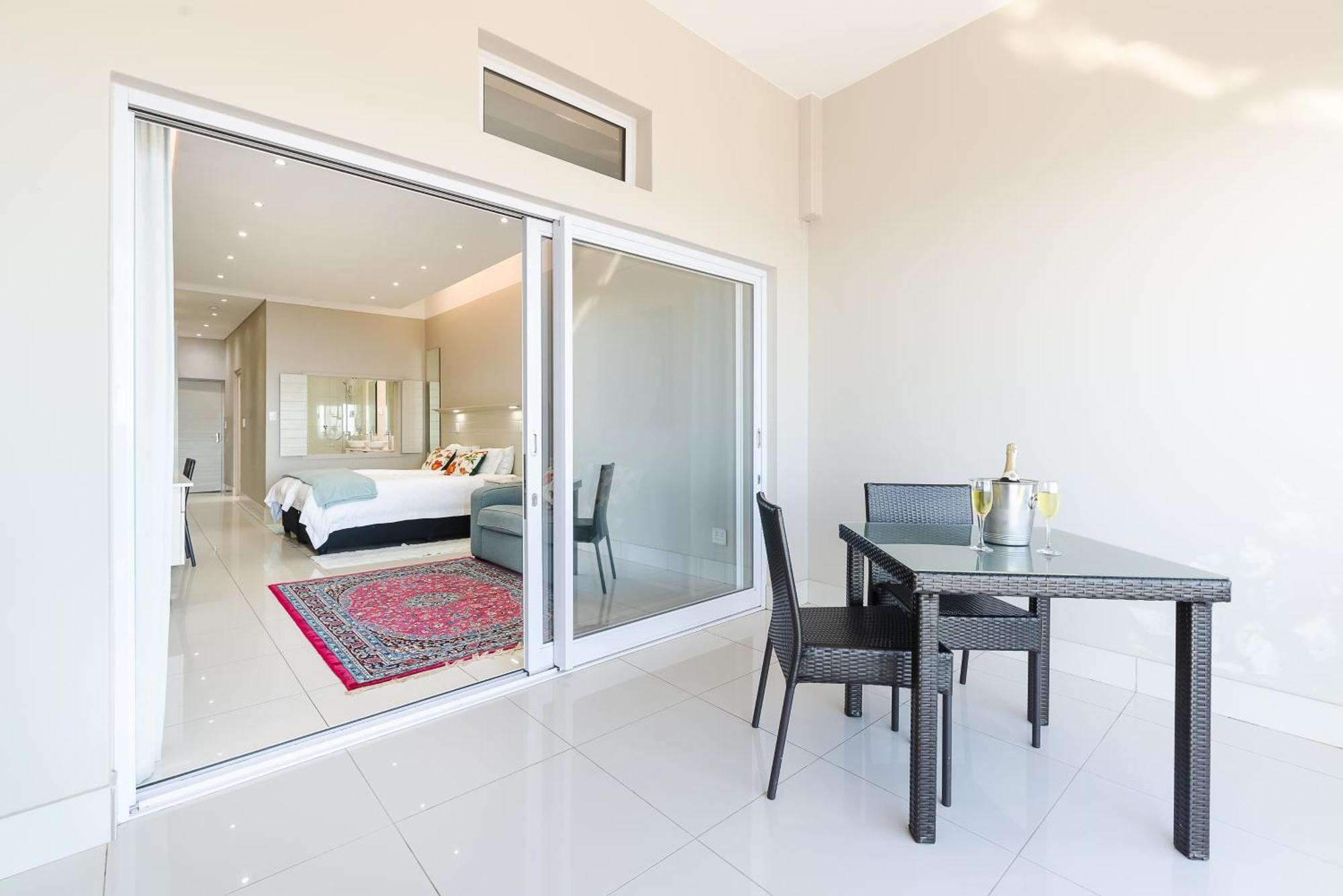 Camps Bay Blue Self-Catering Studios Ciudad del Cabo Exterior foto